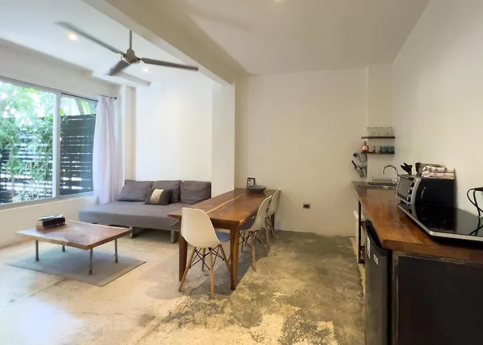 Salt Apartment *